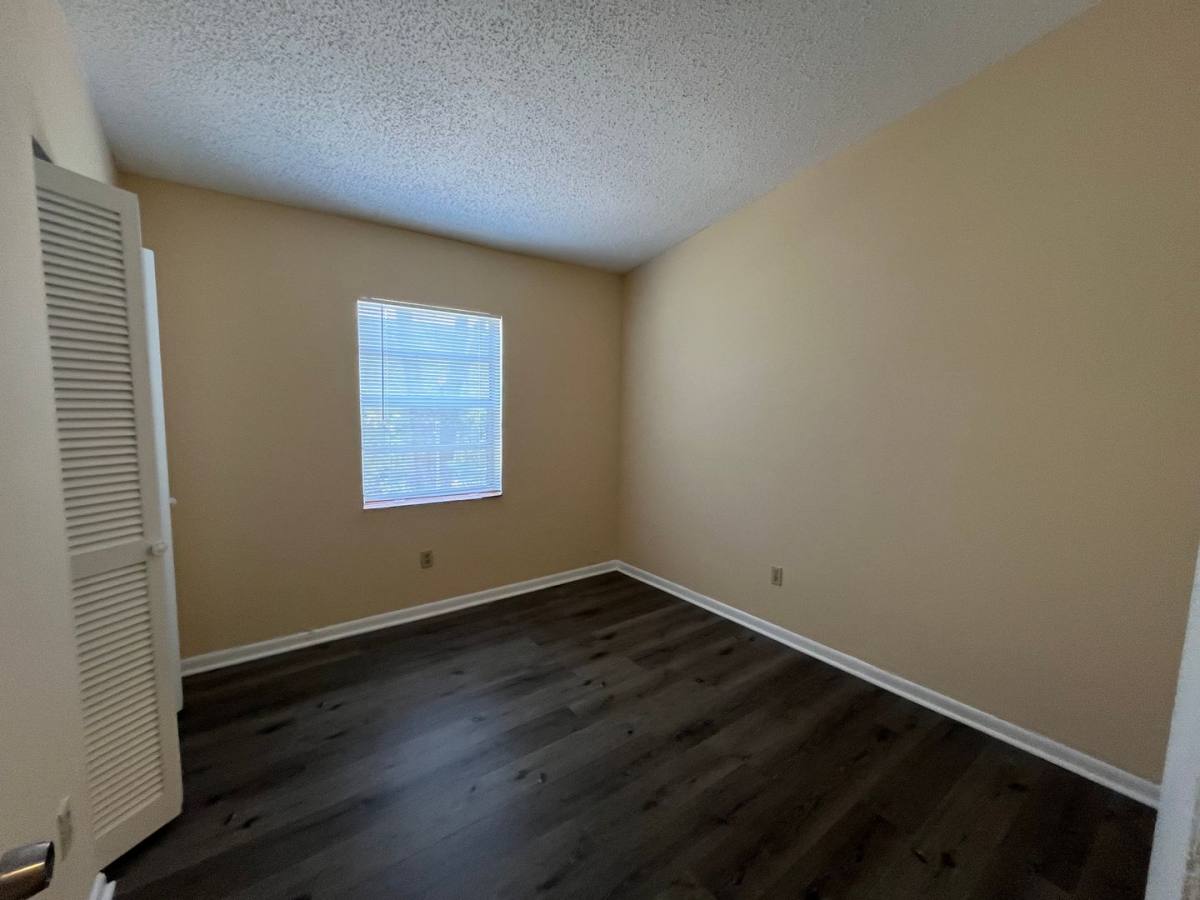 Apartment for rent at 1058-1060 W 7th St, West Palm Beach, FL 33404