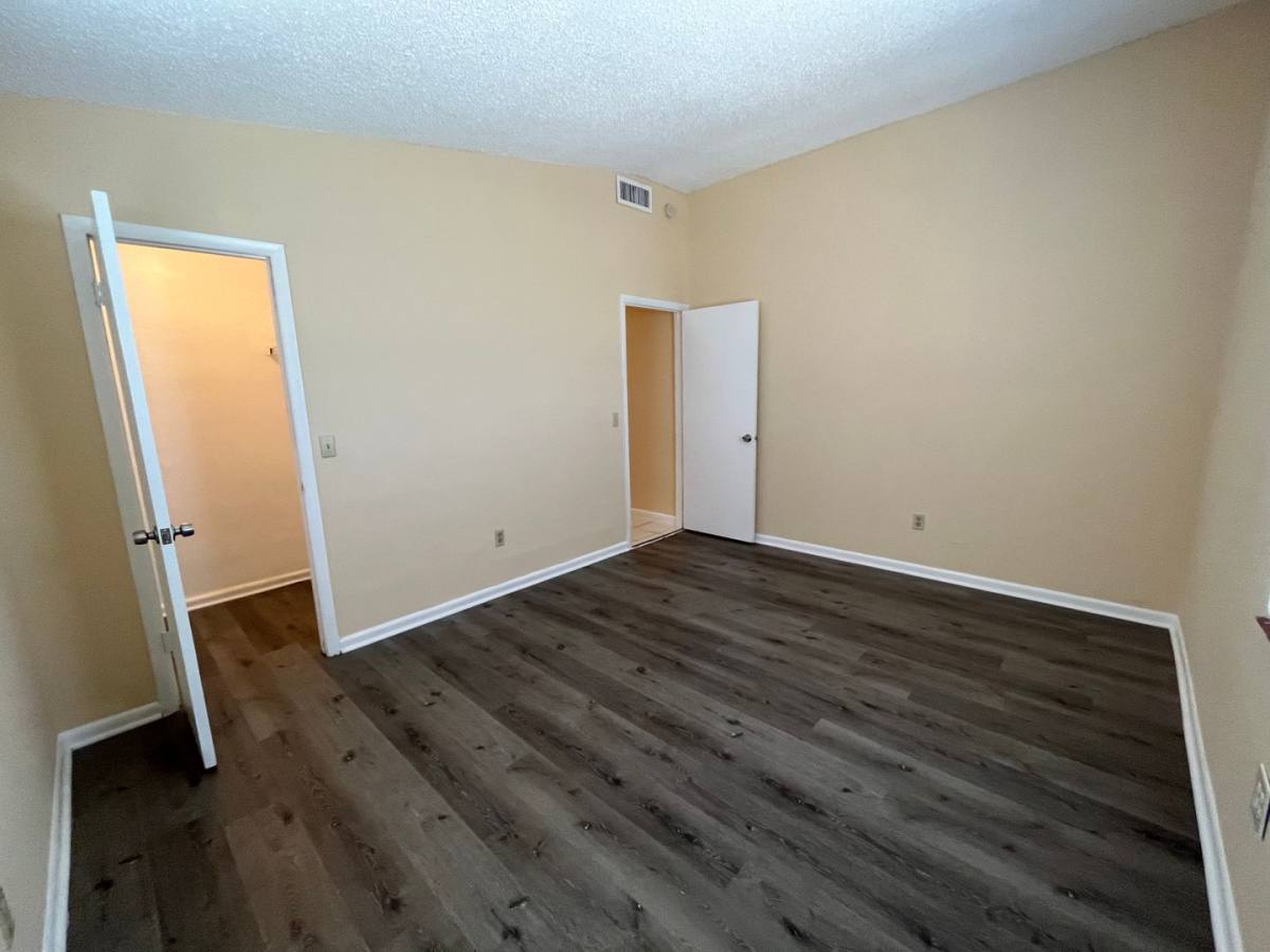 Apartment for rent at 1058-1060 W 7th St, West Palm Beach, FL 33404