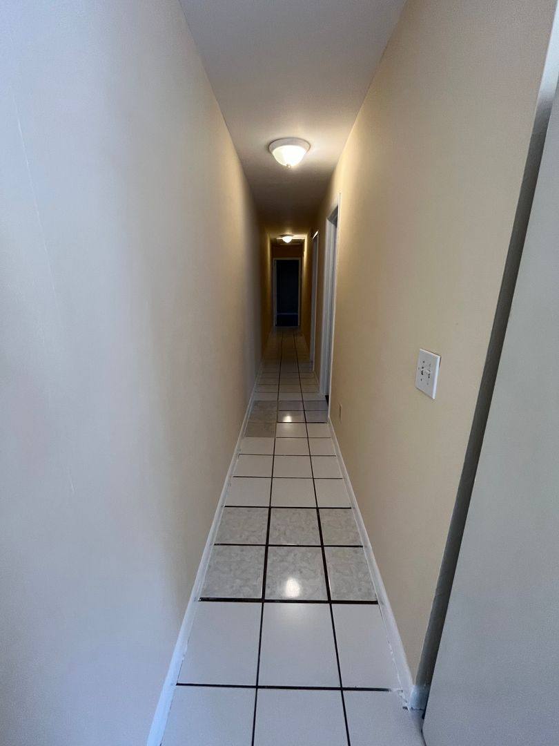 Apartment for rent at 1058-1060 W 7th St, West Palm Beach, FL 33404