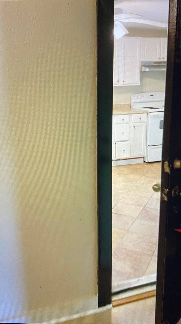 Apartment for rent at 1306 17th St W, Bradenton, FL 34205