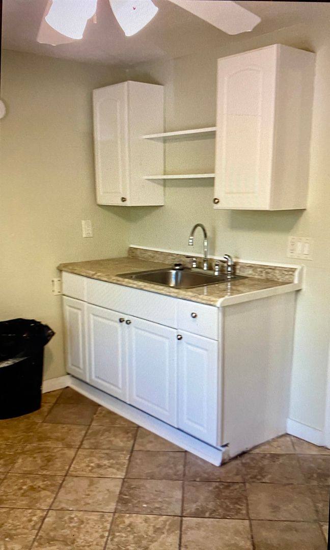 Apartment for rent at 1306 17th St W, Bradenton, FL 34205
