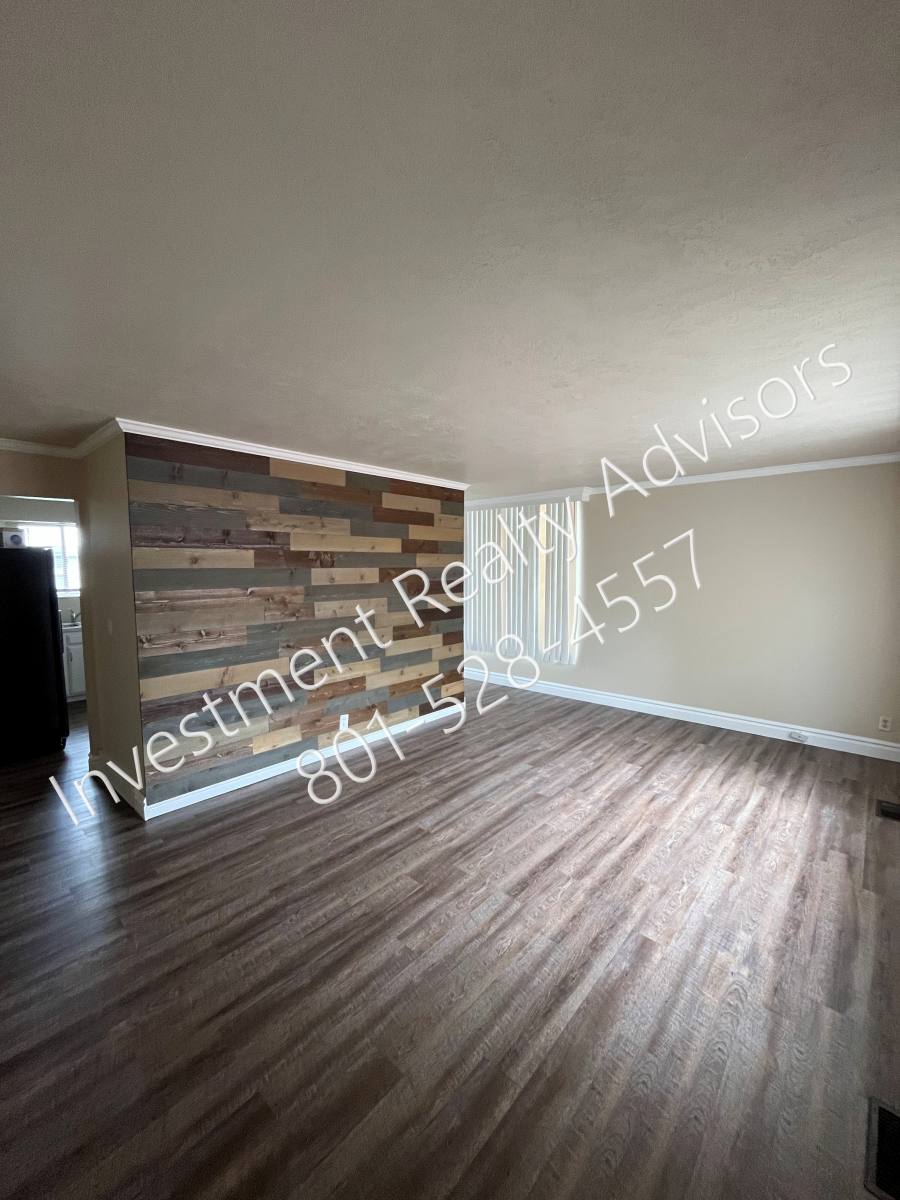 Townhouse for rent at 4580 S Wellington St #A, Salt Lake City, UT 84117