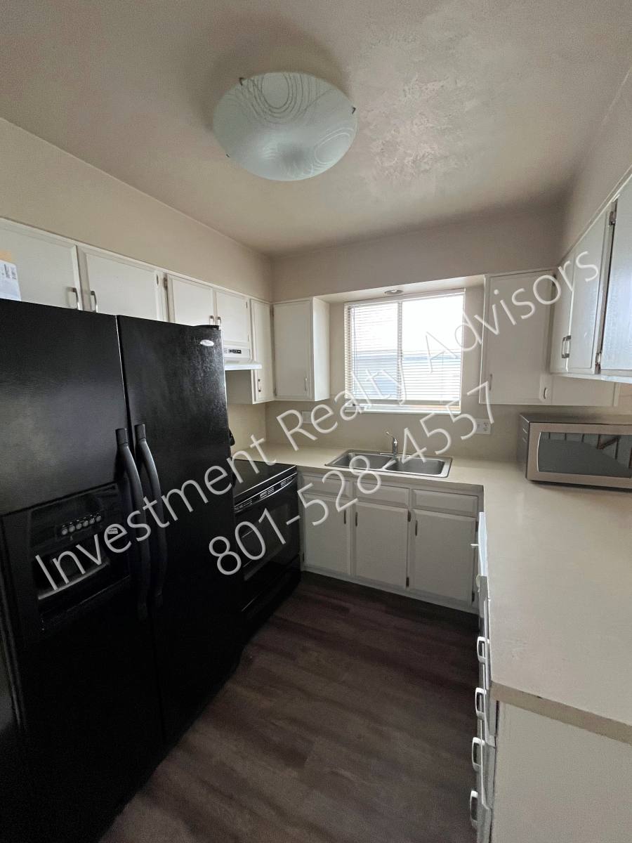 Townhouse for rent at 4580 S Wellington St #A, Salt Lake City, UT 84117