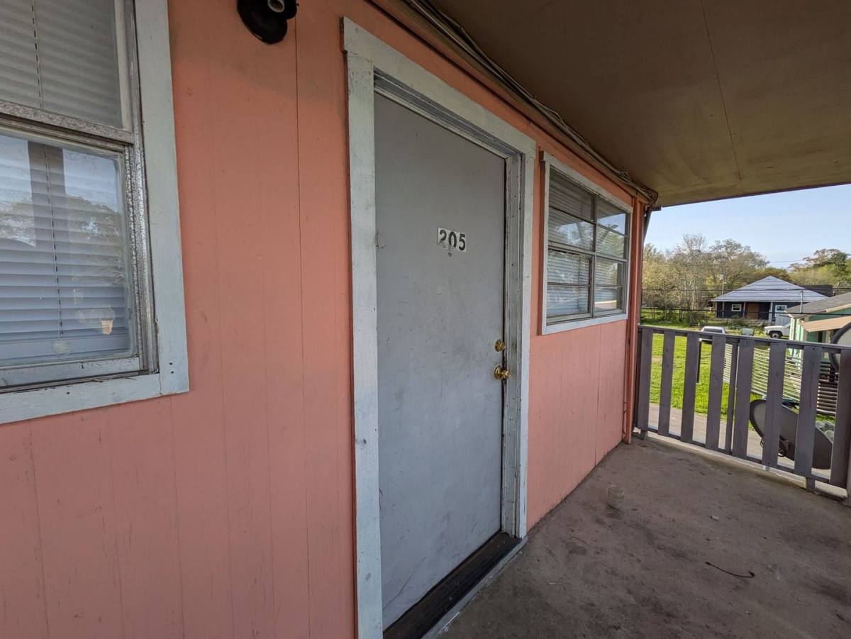 Apartment for rent at 893 Campus St, Beaumont, TX 77705
