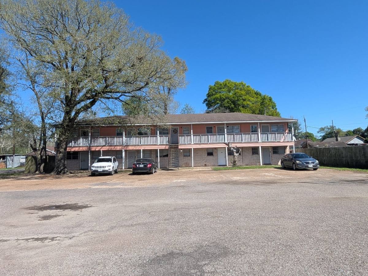 Apartment for rent at 893 Campus St, Beaumont, TX 77705