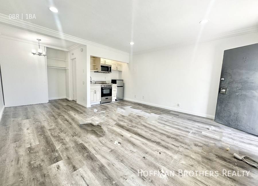 Apartment for rent at 14024 Oxnard St #20, Van Nuys, CA 91401