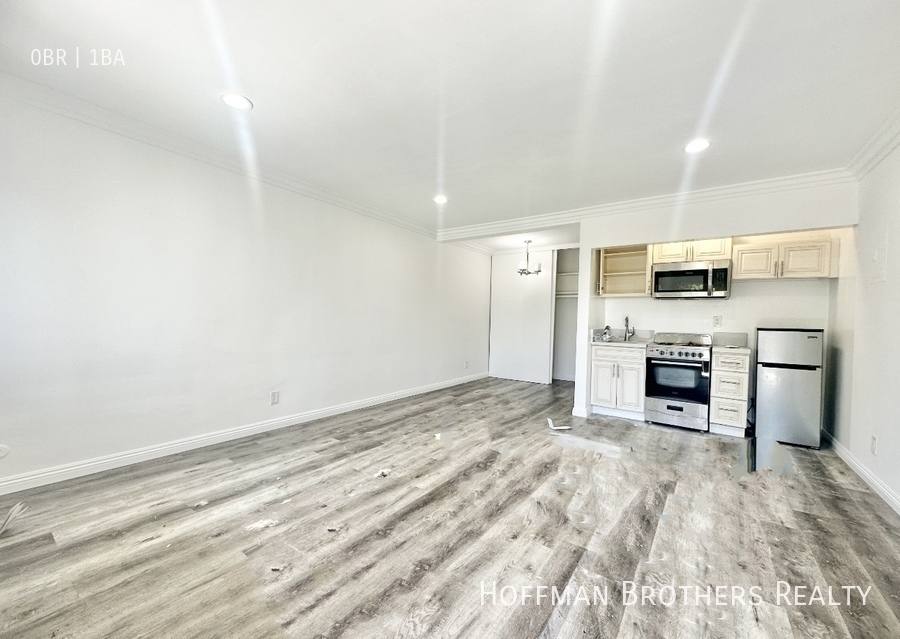 Apartment for rent at 14024 Oxnard St #20, Van Nuys, CA 91401