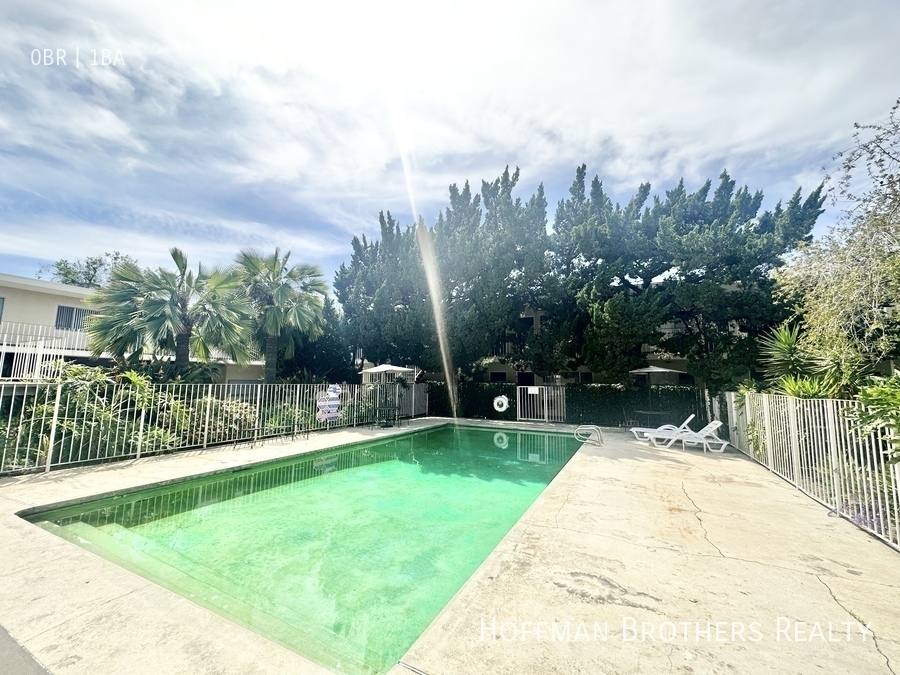 Apartment for rent at 14024 Oxnard St #20, Van Nuys, CA 91401