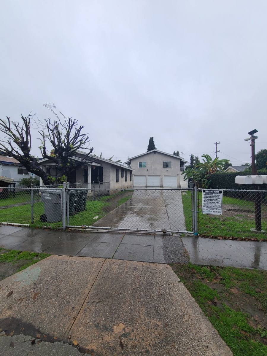 Apartment for rent at 11120 Pope Ave, Lynwood, CA 90262