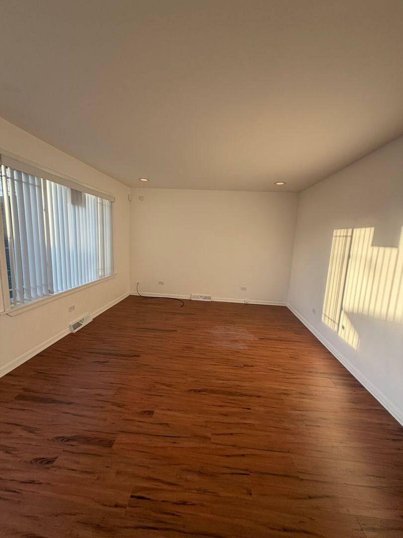 Apartment for rent at 460 Hoxie Ave, Calumet City, IL 60409