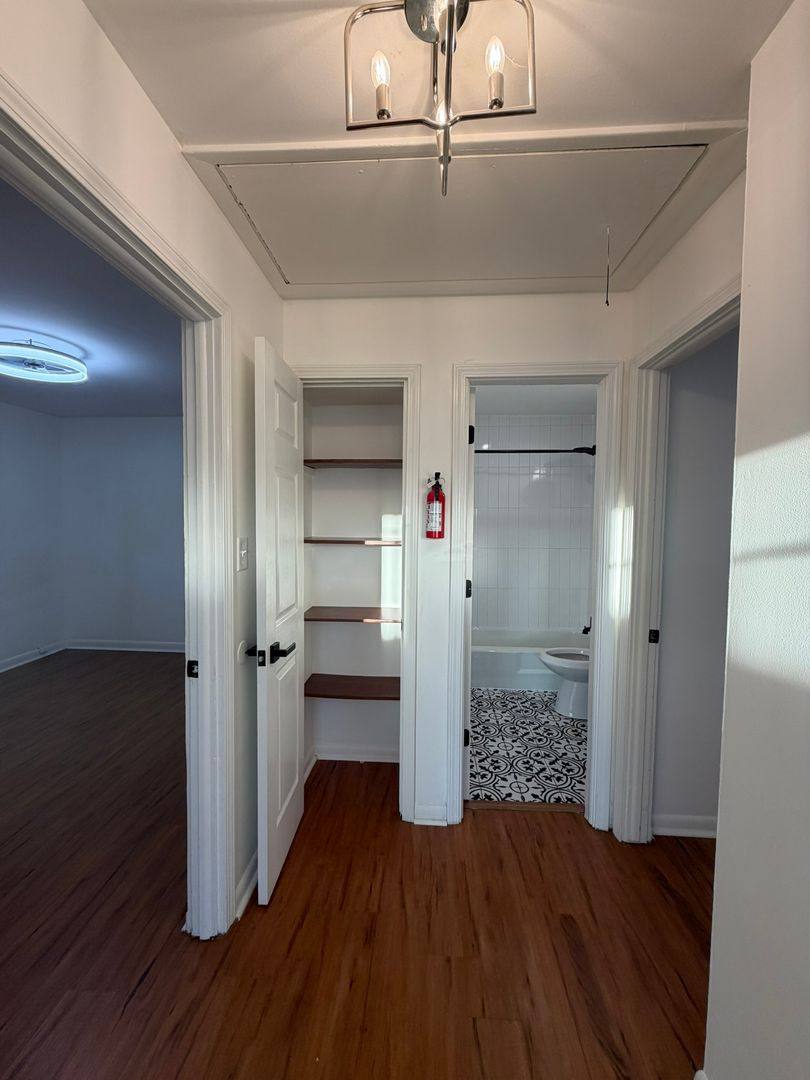 Apartment for rent at 460 Hoxie Ave, Calumet City, IL 60409