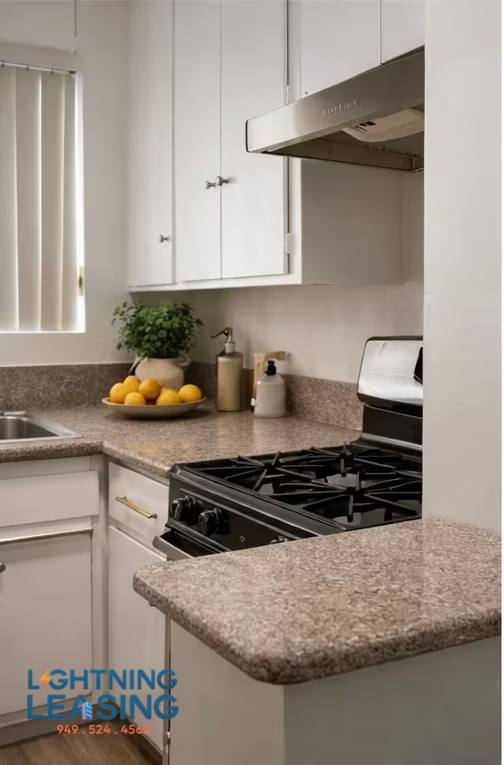 Apartment for rent at 4305 W 5th St #7, Los Angeles, CA 90020