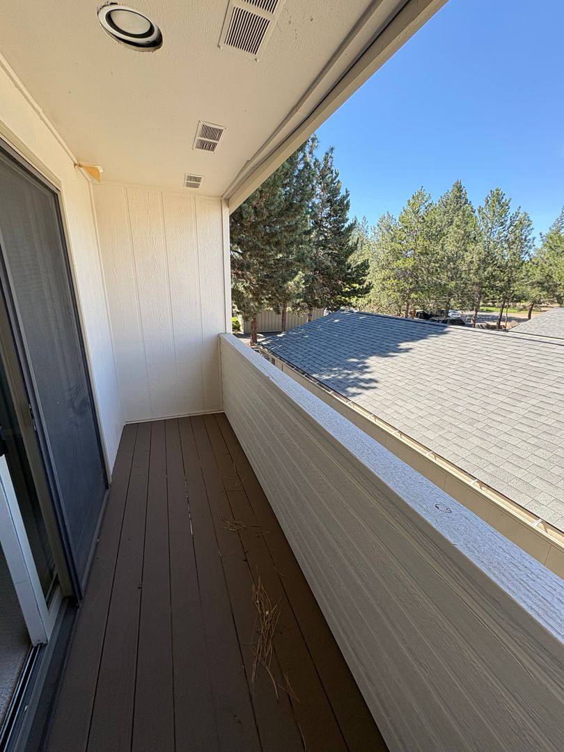 Townhouse for rent at 1050 NE Butler Market Rd, Bend, OR 97701