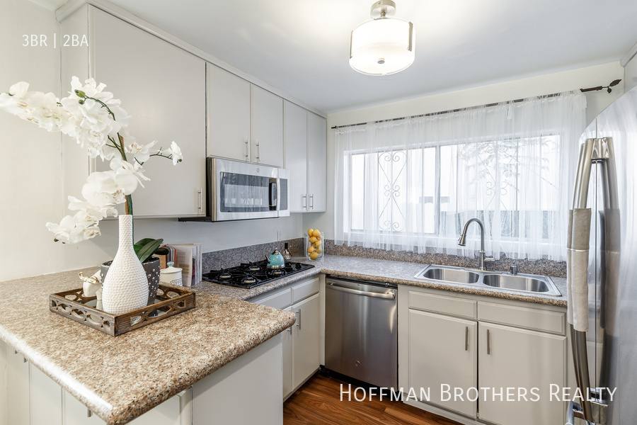 Apartment for rent at 1419 Cardiff Ave #2, Los Angeles, CA 90035