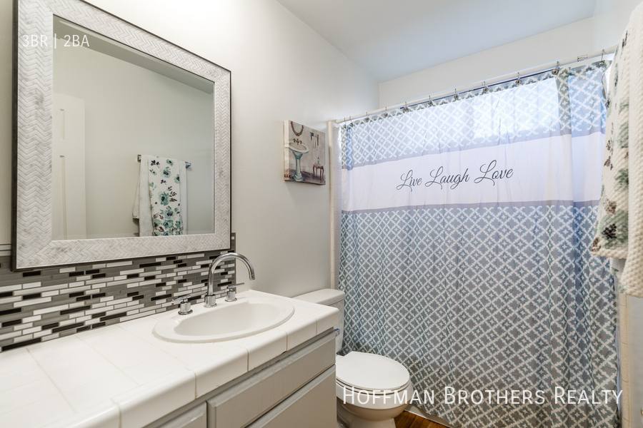 Apartment for rent at 1419 Cardiff Ave #2, Los Angeles, CA 90035