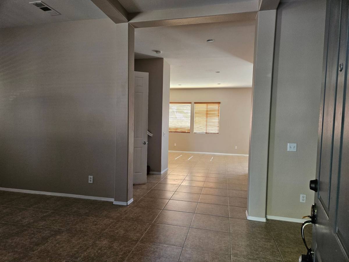 House for rent at 8975 Guadalupe Ave, Hesperia, CA 92344