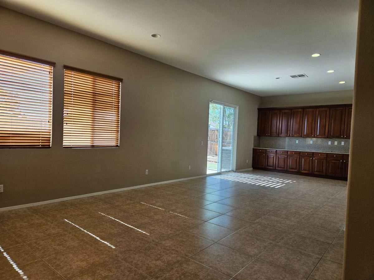 House for rent at 8975 Guadalupe Ave, Hesperia, CA 92344