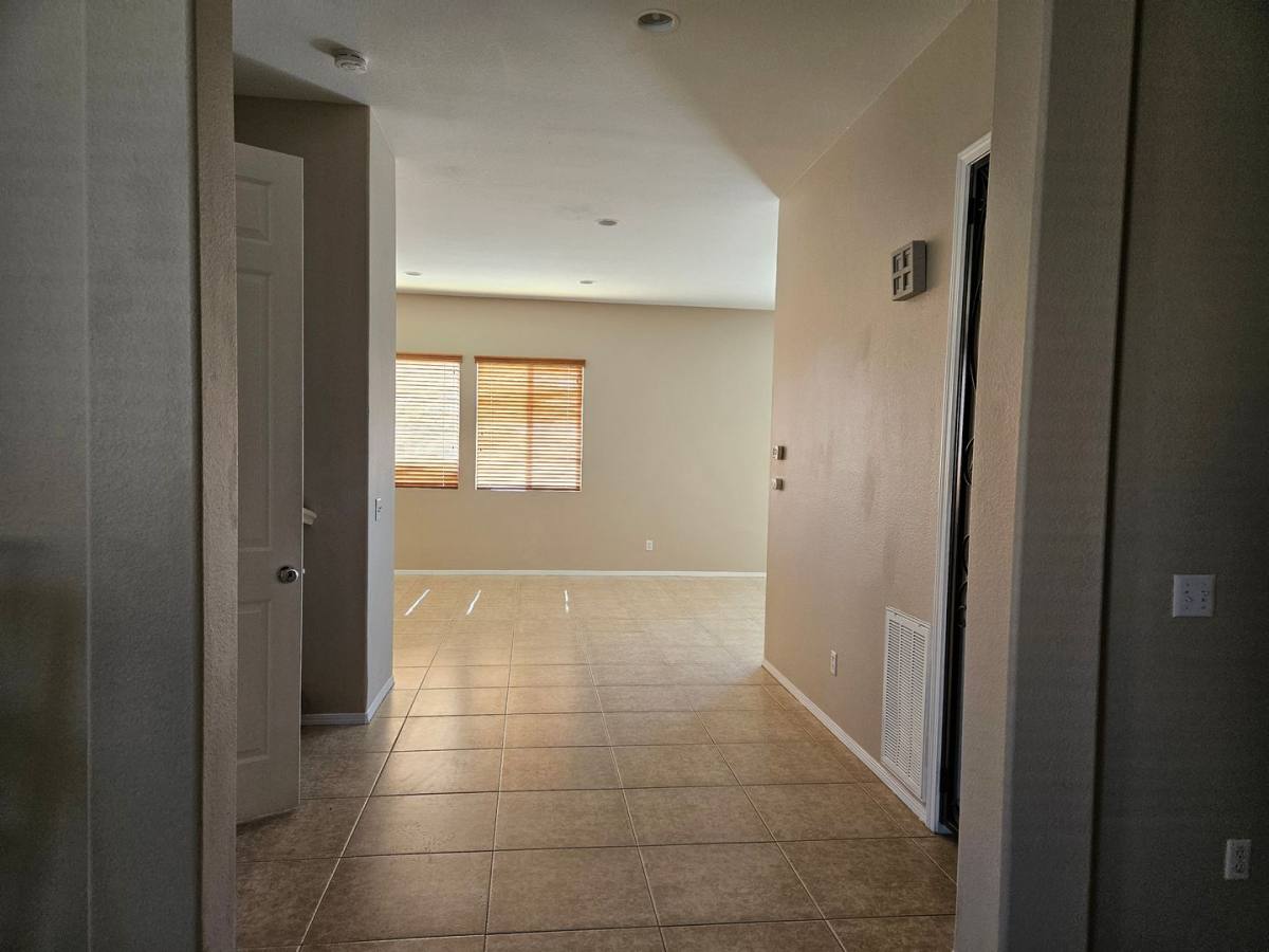 House for rent at 8975 Guadalupe Ave, Hesperia, CA 92344