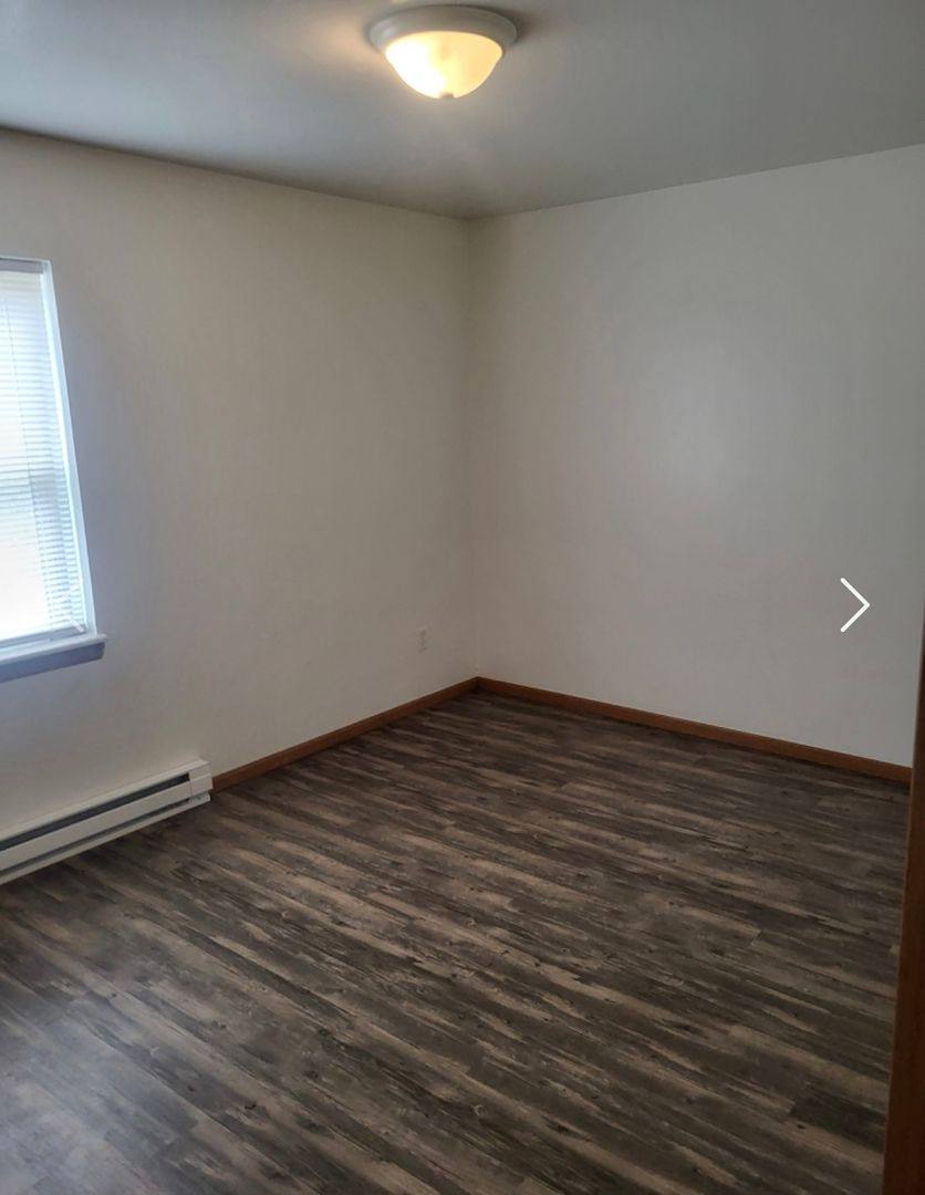 Apartment for rent at 125 Crescent Lake Rd, Saint Clair, MO 63077
