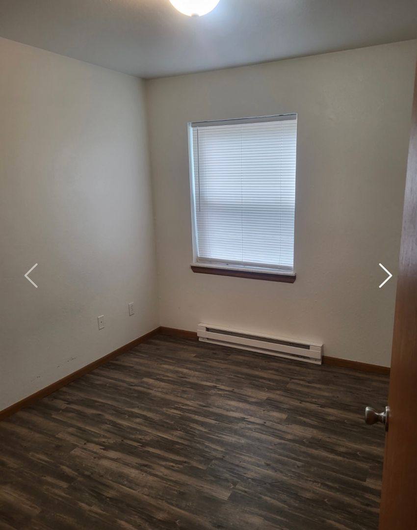 Apartment for rent at 125 Crescent Lake Rd, Saint Clair, MO 63077