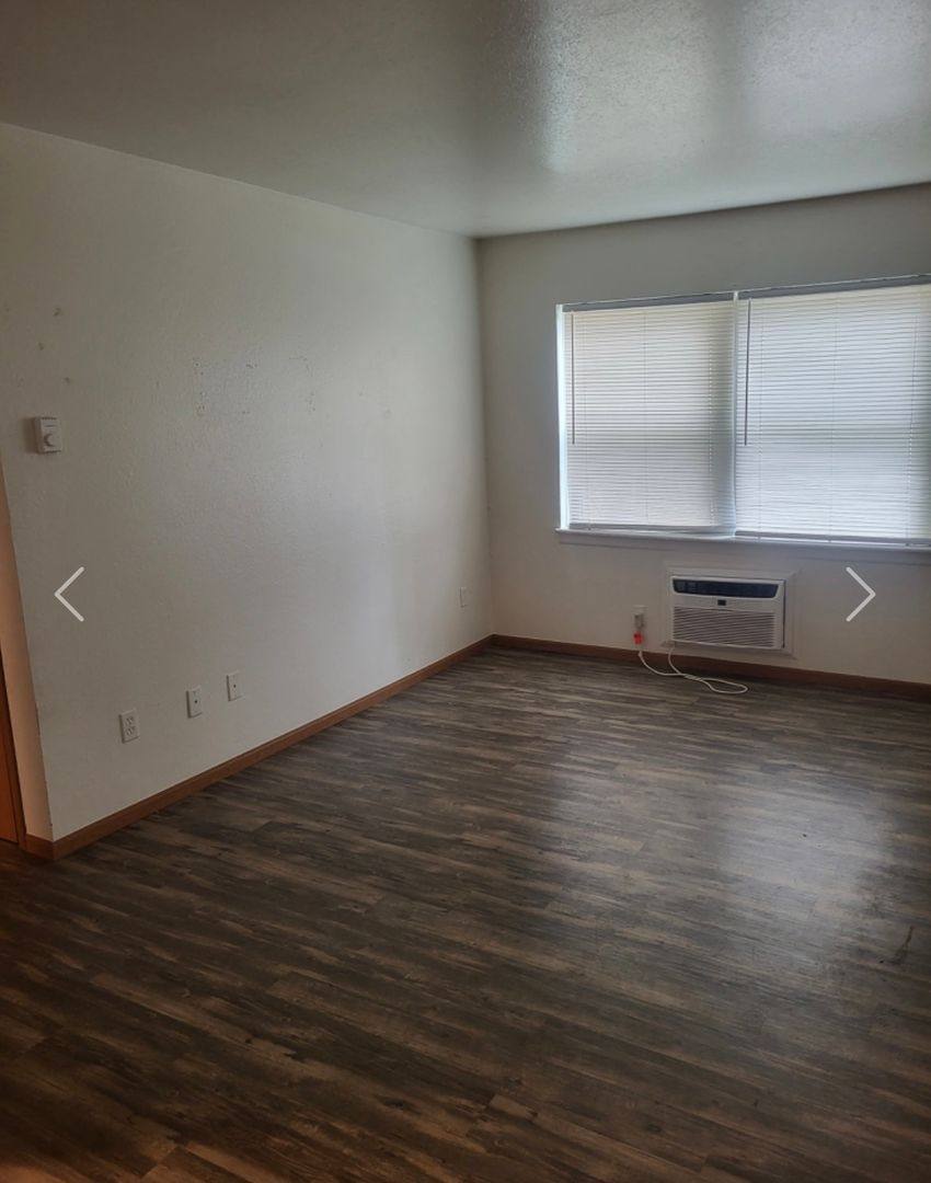 Apartment for rent at 125 Crescent Lake Rd, Saint Clair, MO 63077