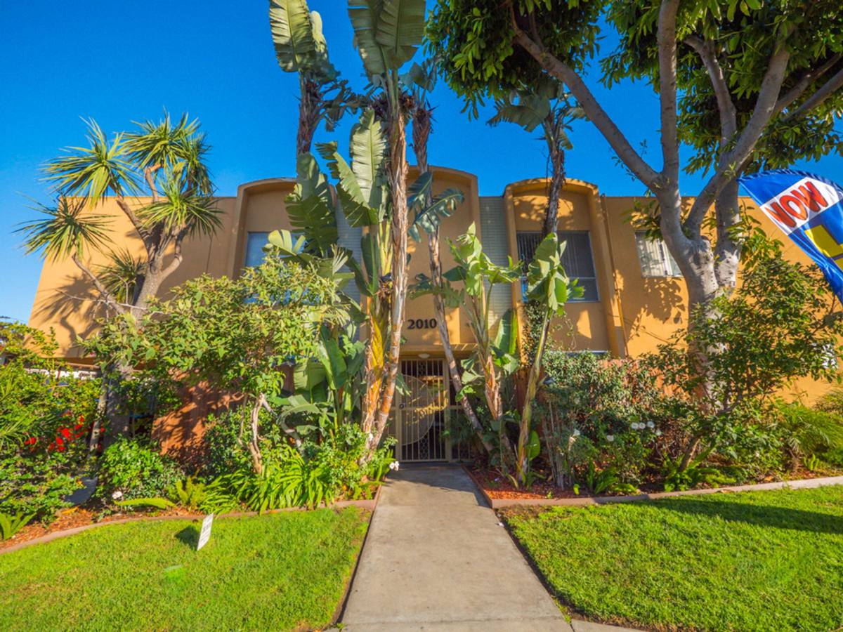 Apartment for rent at 2010 Garth Ave, Los Angeles, CA 90034