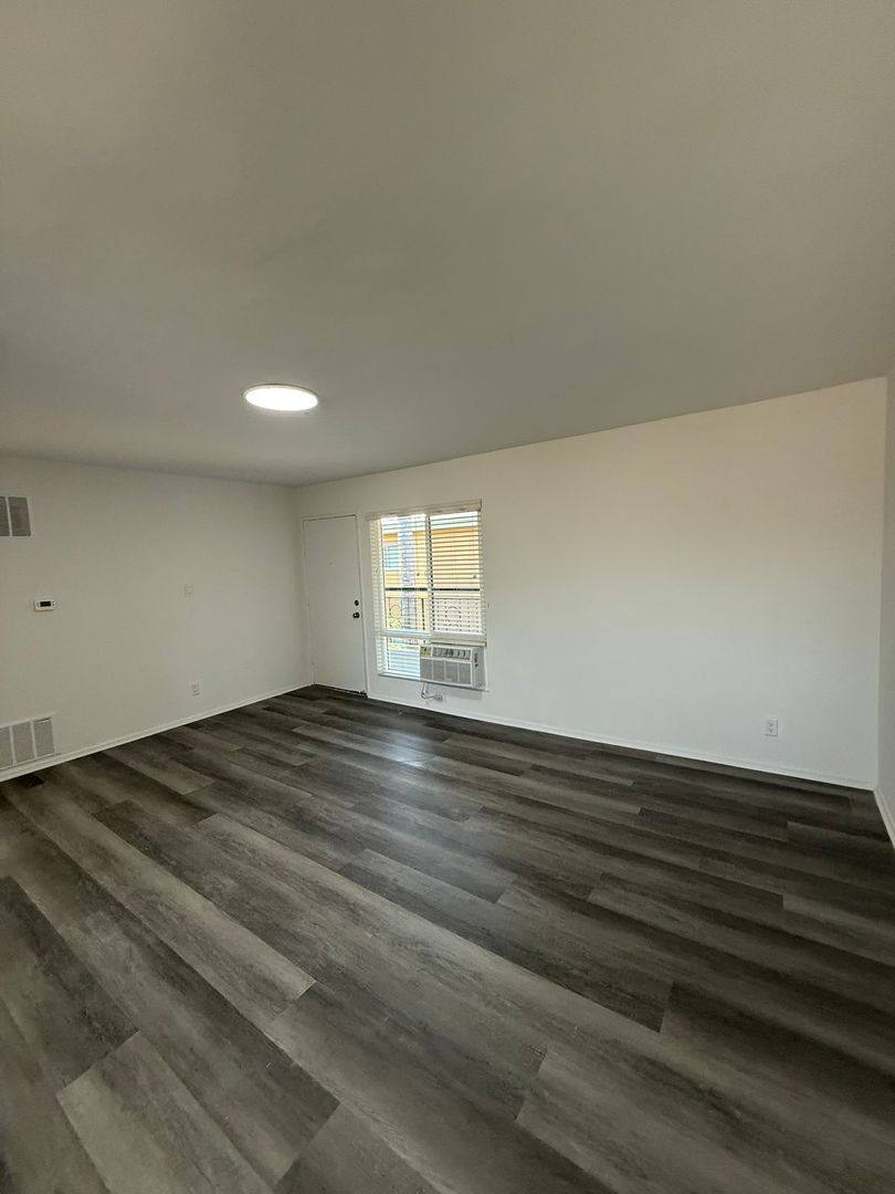 Apartment for rent at 2010 Garth Ave, Los Angeles, CA 90034