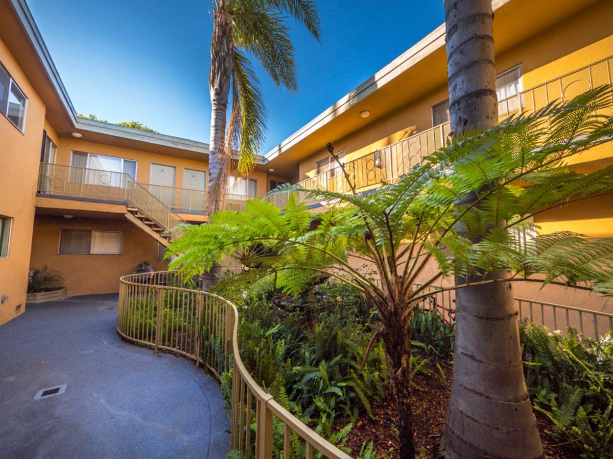 Apartment for rent at 2010 Garth Ave, Los Angeles, CA 90034