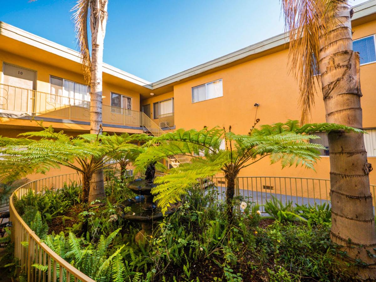 Apartment for rent at 2010 Garth Ave, Los Angeles, CA 90034
