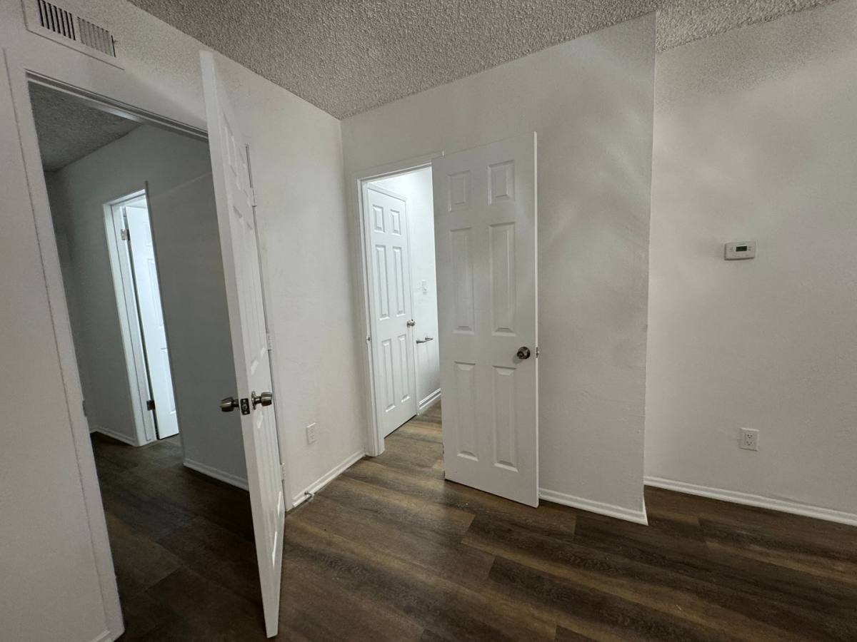 Apartment for rent at 6736 Cleon Ave, North Hollywood, CA 91606