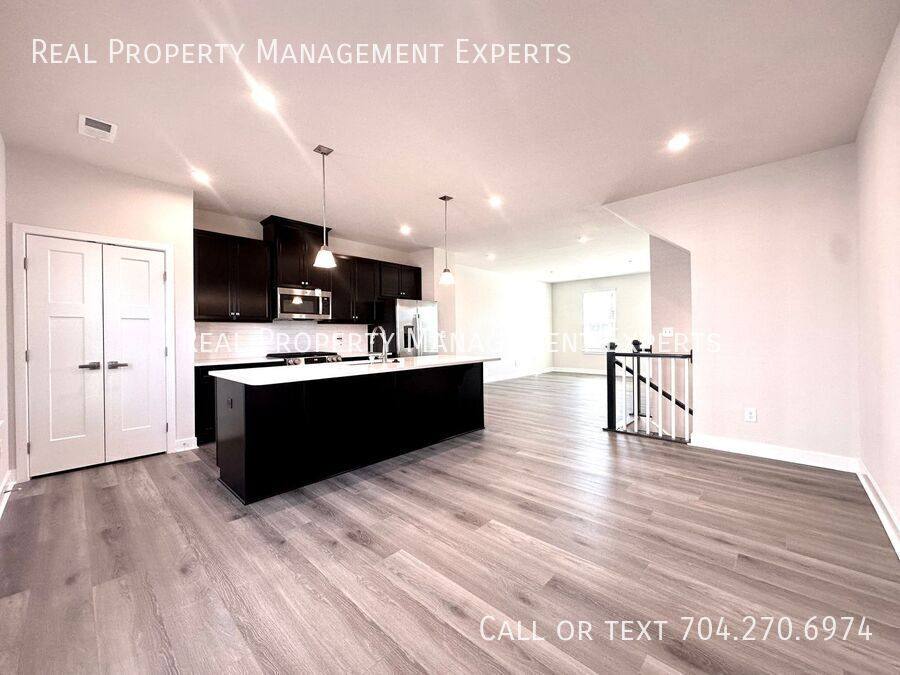 Townhouse for rent at 1410 Newell Towns Lane, Charlotte, NC 28262