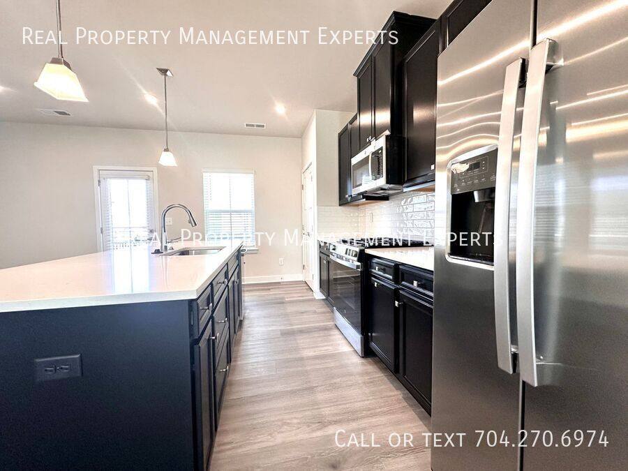 Townhouse for rent at 1410 Newell Towns Lane, Charlotte, NC 28262