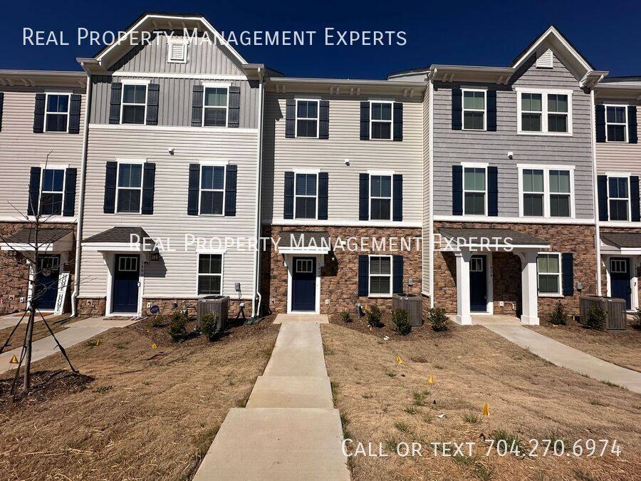 Townhouse for rent at 1410 Newell Towns Lane, Charlotte, NC 28262