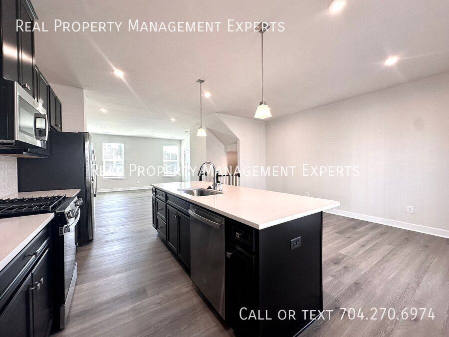 Townhouse for rent at 1410 Newell Towns Lane, Charlotte, NC 28262