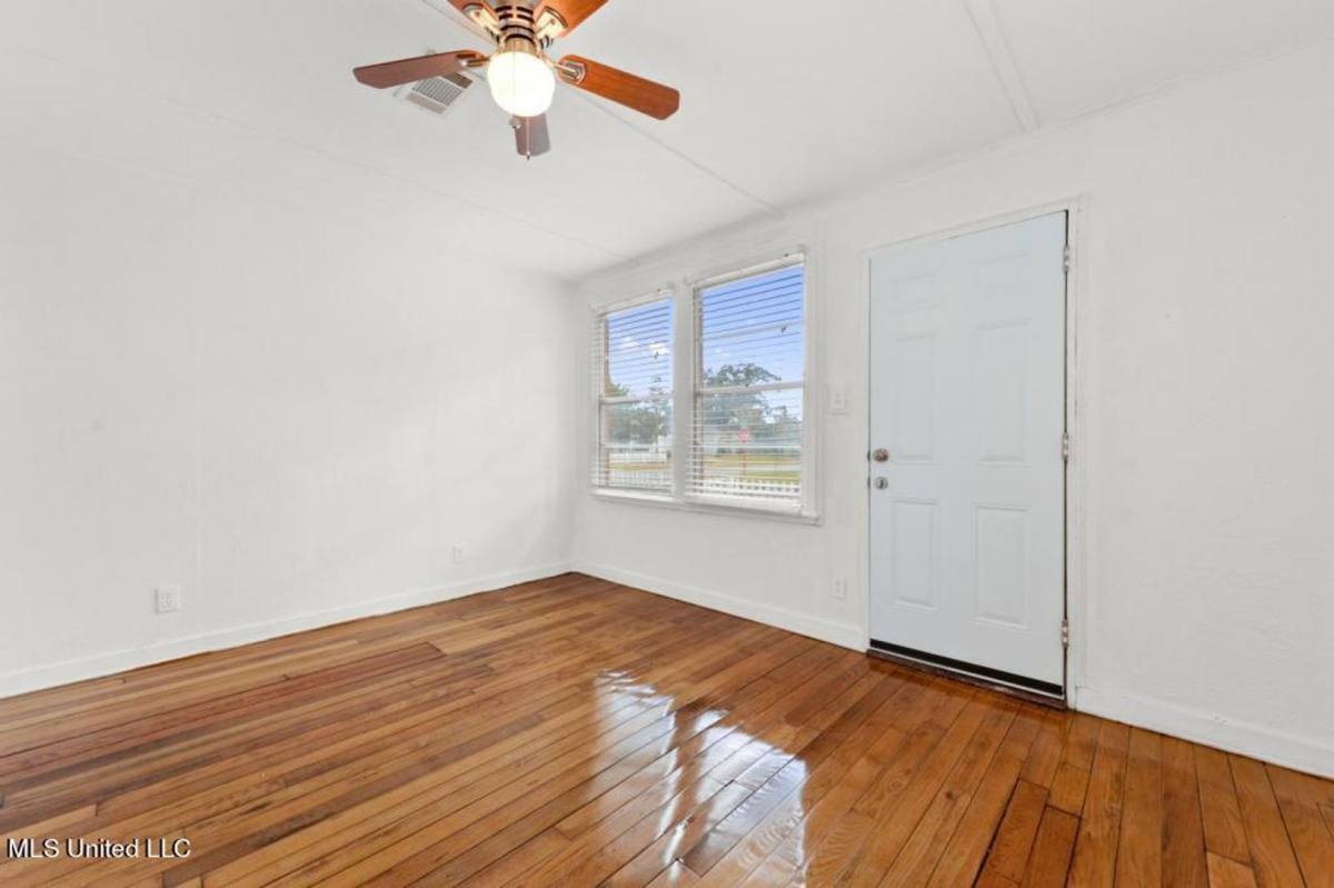 House for rent at 1076 Cherokee St, Biloxi, MS 39530
