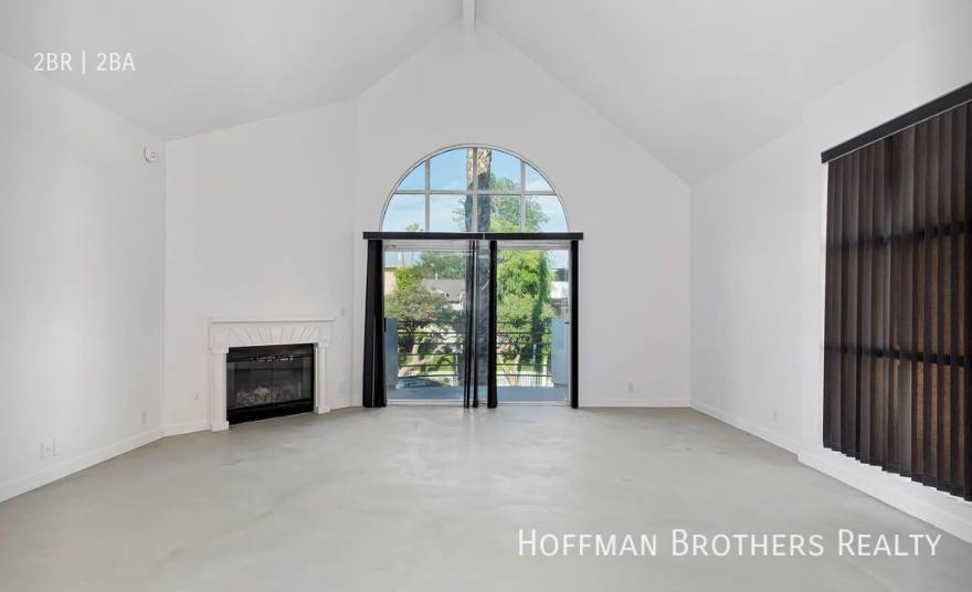 Apartment for rent at 639 Huntley Dr #4, West Hollywood, CA 90069