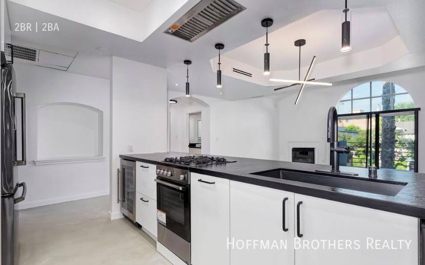 Apartment for rent at 639 Huntley Dr #4, West Hollywood, CA 90069