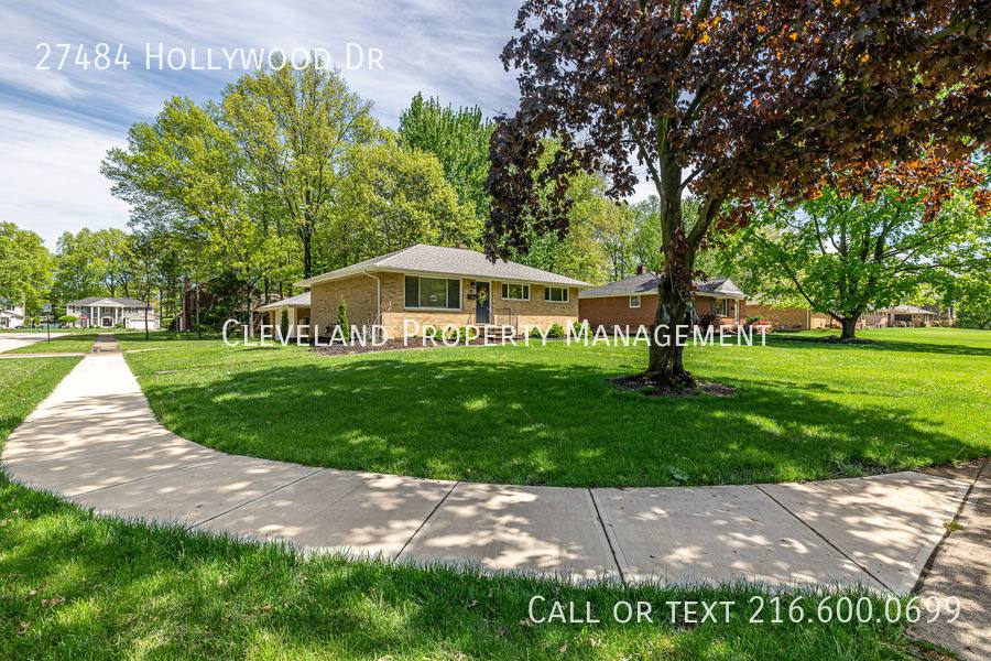 House for rent at 27484 Hollywood Dr, Westlake, OH 44145