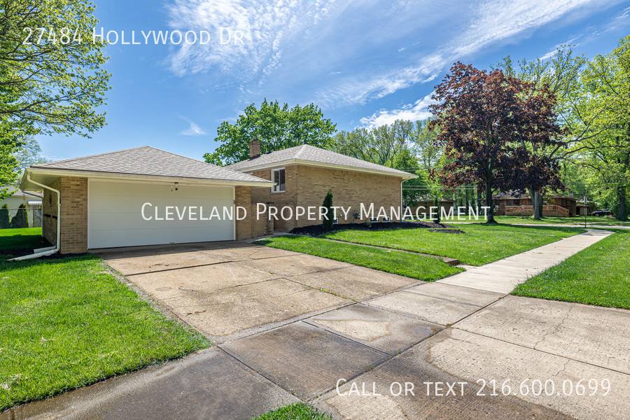 House for rent at 27484 Hollywood Dr, Westlake, OH 44145