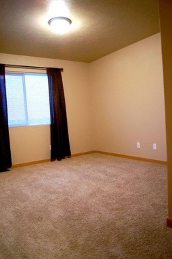 Condo for rent at 1620 20th Ave NW, Minot, ND 58703