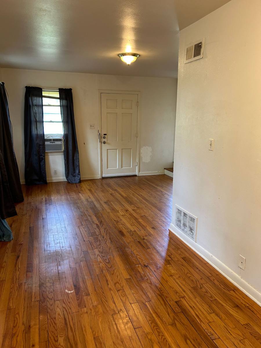 Apartment for rent at 819 Blvd St, Shreveport, LA 71104