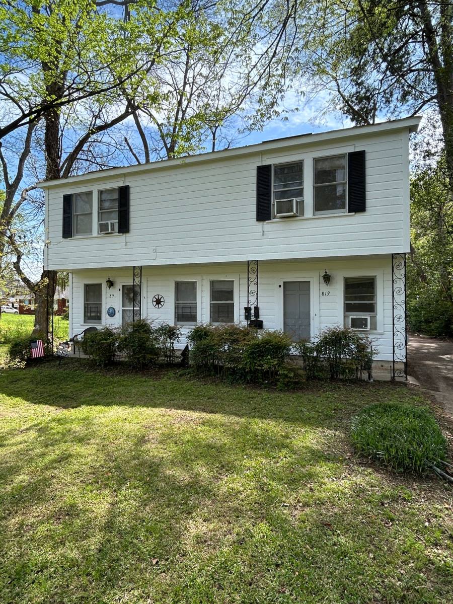 Apartment for rent at 819 Blvd St, Shreveport, LA 71104