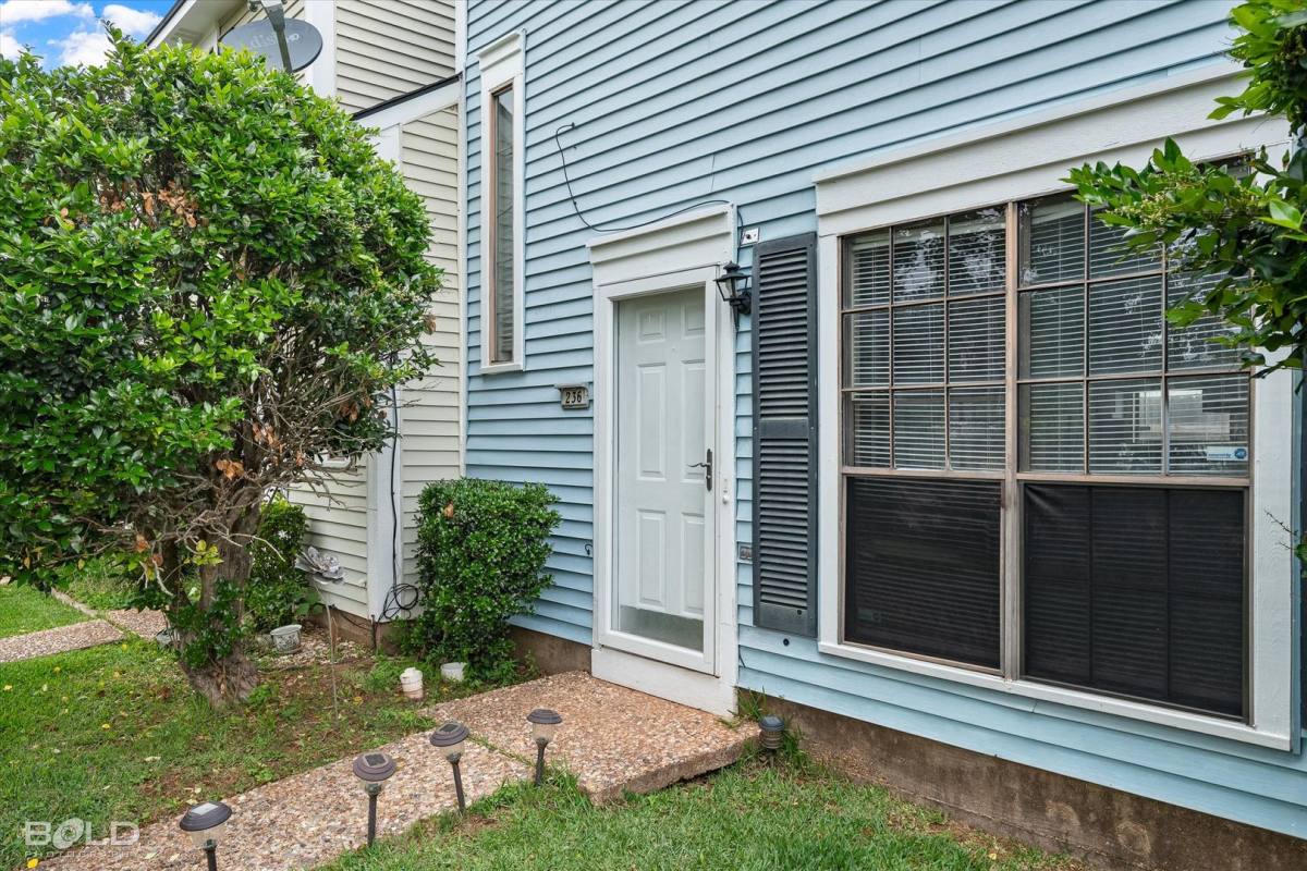 Townhouse for rent at 236 Settlers Park, Shreveport, LA 71115