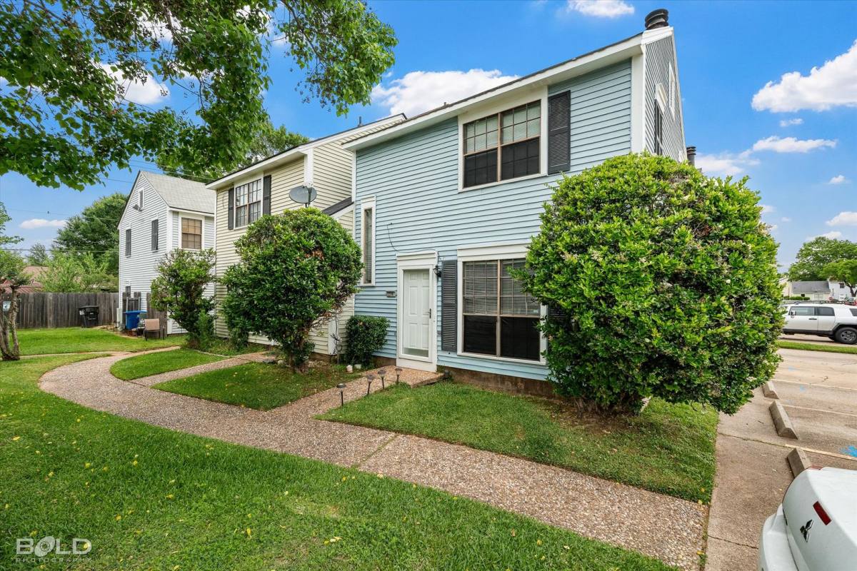 Townhouse for rent at 236 Settlers Park, Shreveport, LA 71115