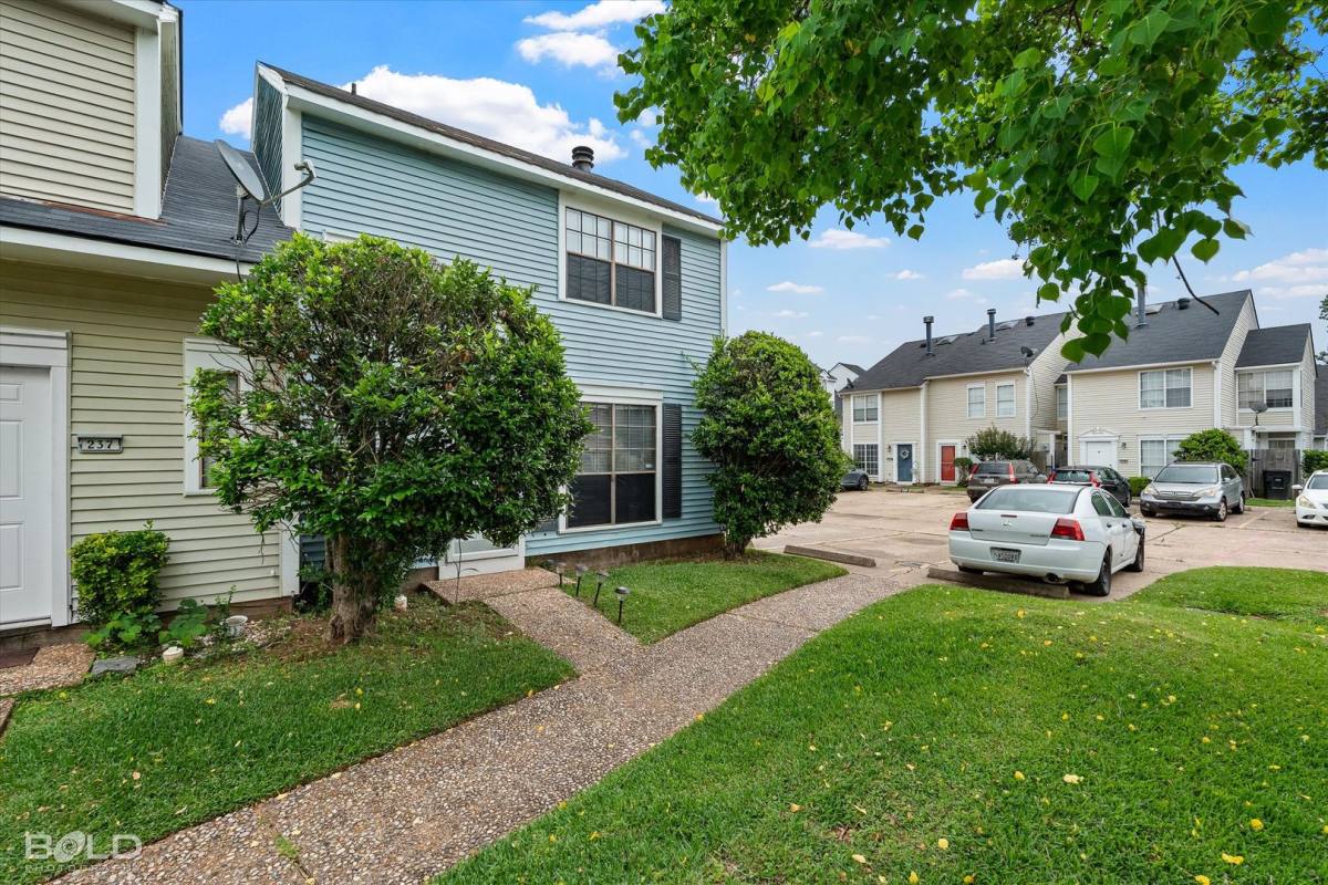 Townhouse for rent at 236 Settlers Park, Shreveport, LA 71115
