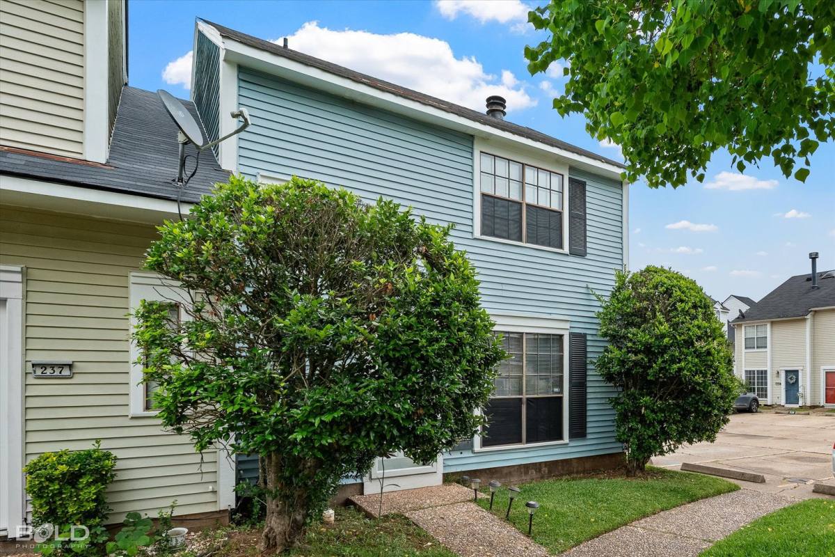 Townhouse for rent at 236 Settlers Park, Shreveport, LA 71115