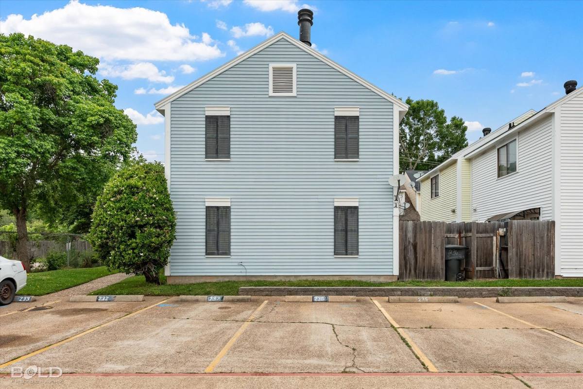 Townhouse for rent at 236 Settlers Park, Shreveport, LA 71115
