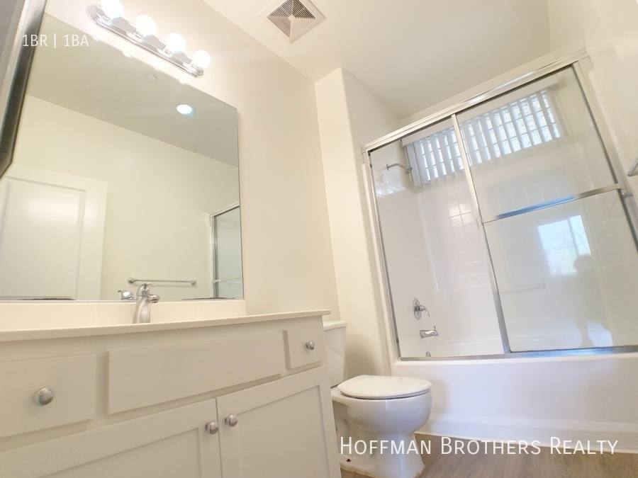 Apartment for rent at 7393 Manchester Ave #213, Los Angeles, CA 90045
