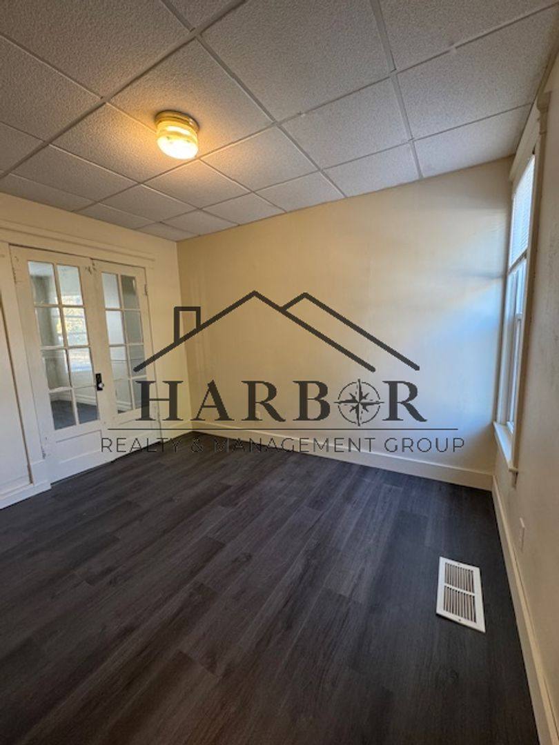 Apartment for rent at 1111 4th St NW #1, Austin, MN 55912