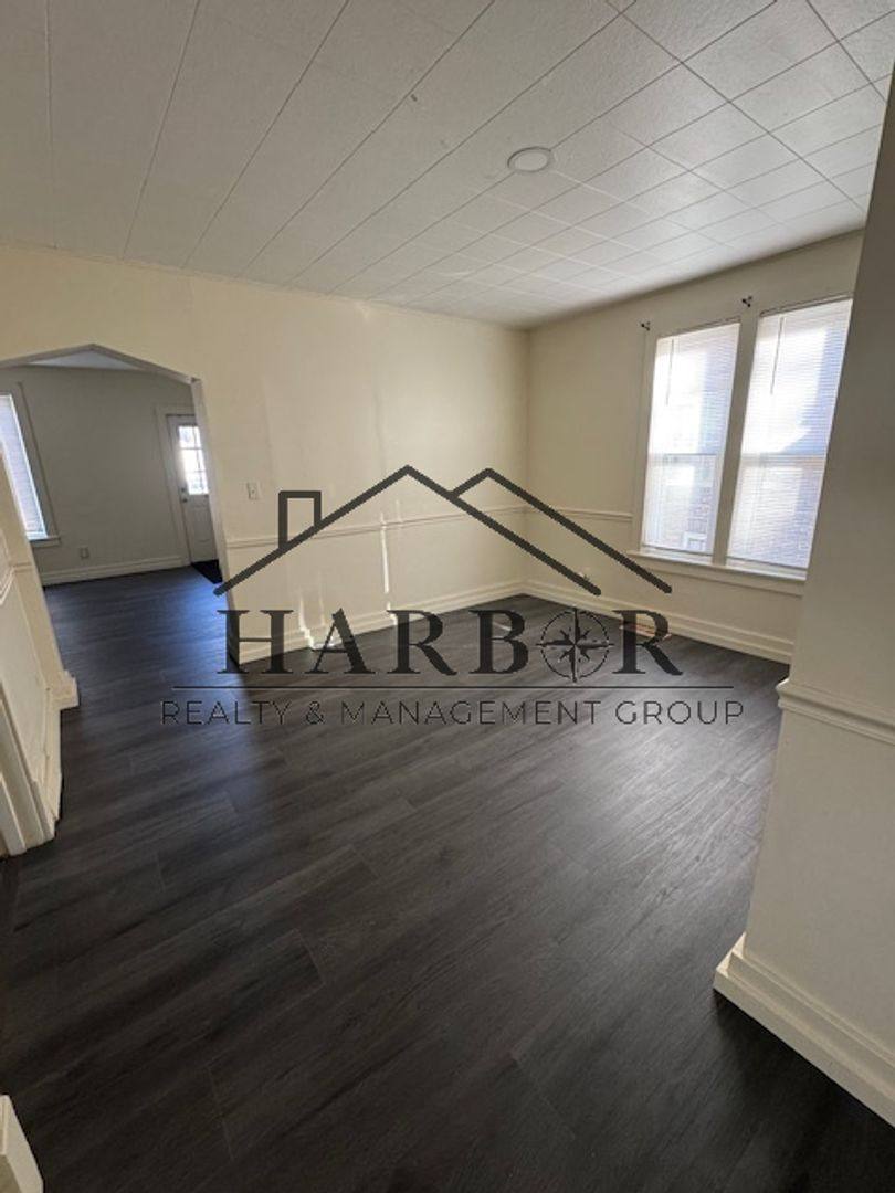 Apartment for rent at 1111 4th St NW #1, Austin, MN 55912